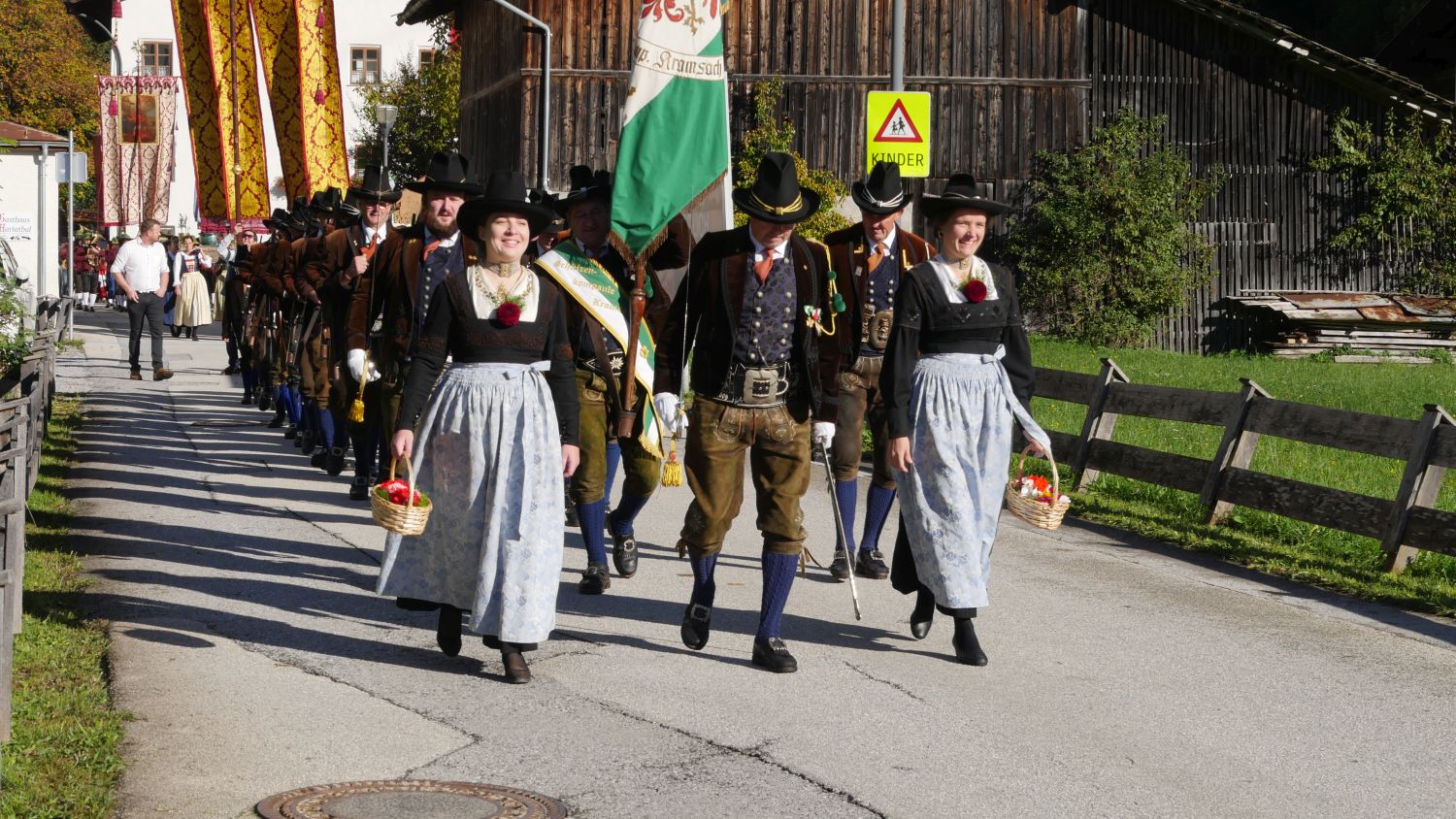 Rosenkranzprozession 2024 in Mariathal: Ein feierlicher Herbsttag